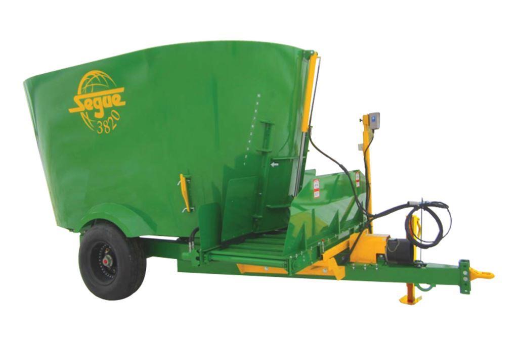 Specifications for Segue 3820 cattle feed mixer wagon